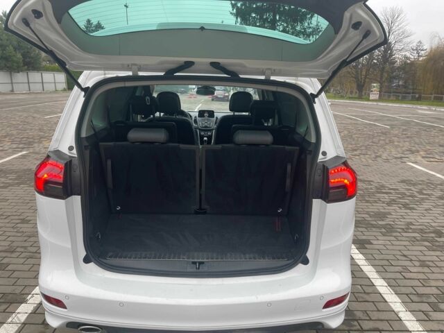 Белый Опель Зафира, объемом двигателя 2 л и пробегом 187 тыс. км за 8975 $, фото 6 на Automoto.ua