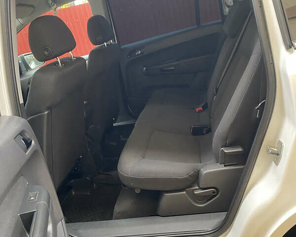 Белый Опель Зафира, объемом двигателя 1.8 л и пробегом 164 тыс. км за 7590 $, фото 11 на Automoto.ua