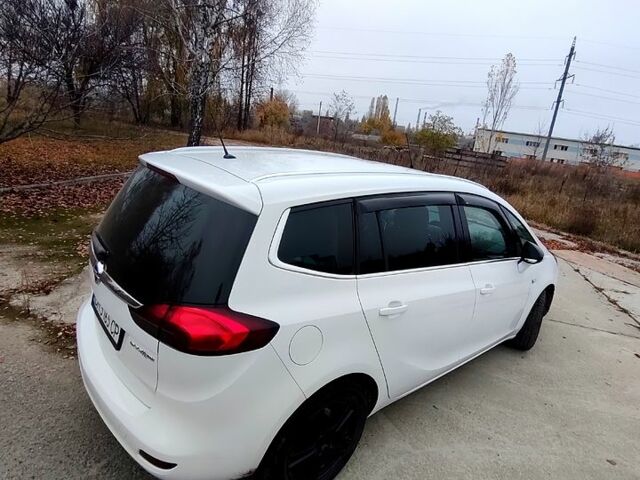 Белый Опель Зафира, объемом двигателя 1.6 л и пробегом 205 тыс. км за 8700 $, фото 4 на Automoto.ua