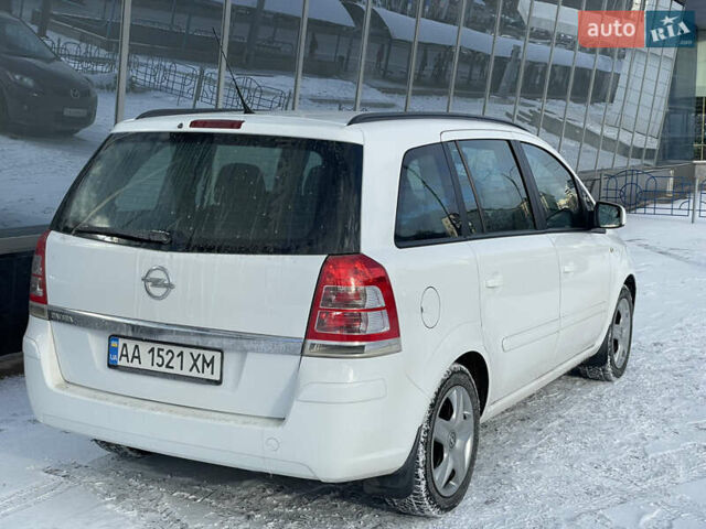 Білий Опель Зафіра, об'ємом двигуна 1.8 л та пробігом 238 тис. км за 6700 $, фото 3 на Automoto.ua