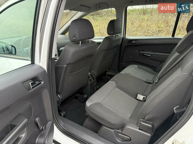 Белый Опель Зафира, объемом двигателя 1.6 л и пробегом 173 тыс. км за 7999 $, фото 23 на Automoto.ua