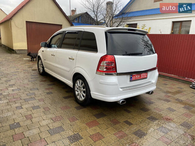 Белый Опель Зафира, объемом двигателя 1.8 л и пробегом 164 тыс. км за 7590 $, фото 4 на Automoto.ua