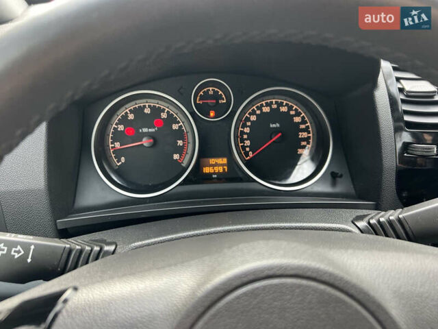 Белый Опель Зафира, объемом двигателя 1.6 л и пробегом 186 тыс. км за 9100 $, фото 13 на Automoto.ua