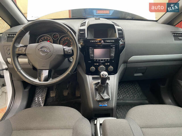 Белый Опель Зафира, объемом двигателя 1.8 л и пробегом 164 тыс. км за 7590 $, фото 7 на Automoto.ua