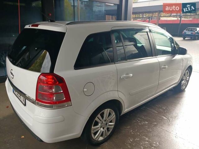 Белый Опель Зафира, объемом двигателя 1.7 л и пробегом 230 тыс. км за 7900 $, фото 7 на Automoto.ua