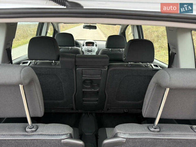 Белый Опель Зафира, объемом двигателя 1.6 л и пробегом 173 тыс. км за 7999 $, фото 33 на Automoto.ua