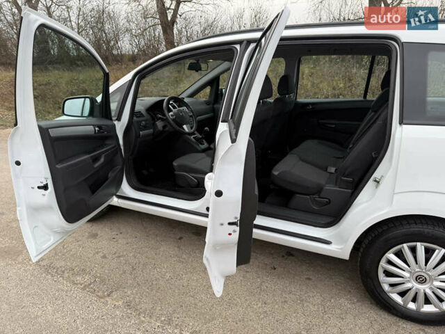 Белый Опель Зафира, объемом двигателя 1.6 л и пробегом 173 тыс. км за 7999 $, фото 22 на Automoto.ua