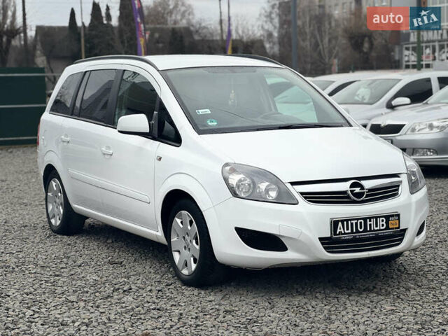 Белый Опель Зафира, объемом двигателя 1.69 л и пробегом 205 тыс. км за 7900 $, фото 3 на Automoto.ua