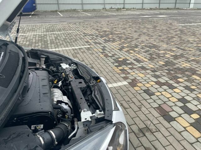 Белый Опель Зафира, объемом двигателя 2 л и пробегом 187 тыс. км за 8975 $, фото 11 на Automoto.ua