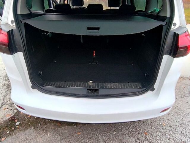 Белый Опель Зафира, объемом двигателя 1.6 л и пробегом 205 тыс. км за 8700 $, фото 10 на Automoto.ua