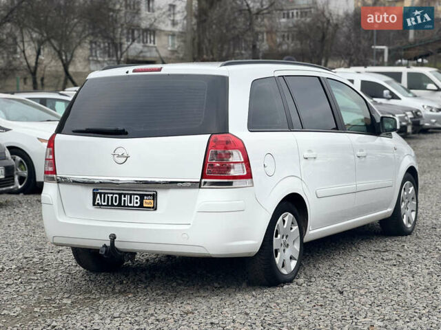 Белый Опель Зафира, объемом двигателя 1.69 л и пробегом 205 тыс. км за 7900 $, фото 6 на Automoto.ua