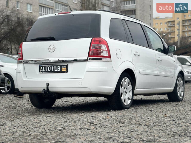 Белый Опель Зафира, объемом двигателя 1.69 л и пробегом 205 тыс. км за 7900 $, фото 7 на Automoto.ua