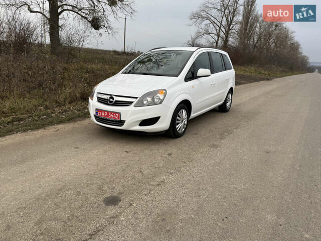 Белый Опель Зафира, объемом двигателя 1.6 л и пробегом 173 тыс. км за 7999 $, фото 1 на Automoto.ua