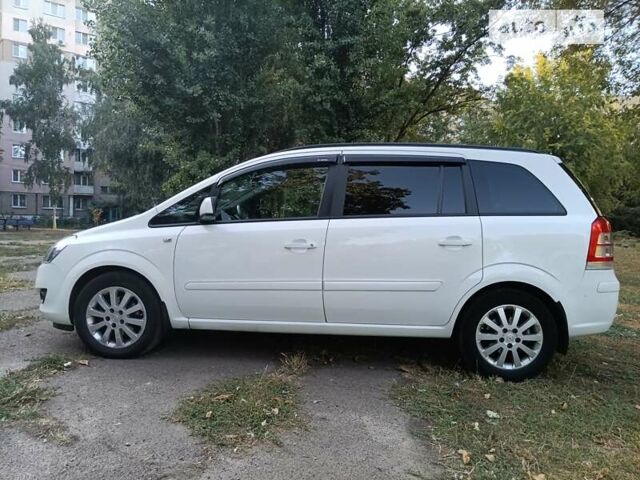 Белый Опель Зафира, объемом двигателя 1.8 л и пробегом 253 тыс. км за 7050 $, фото 5 на Automoto.ua