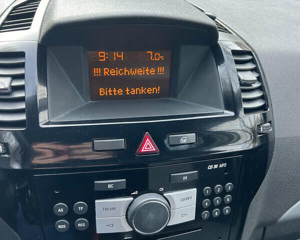 Белый Опель Зафира, объемом двигателя 1.6 л и пробегом 186 тыс. км за 9100 $, фото 11 на Automoto.ua