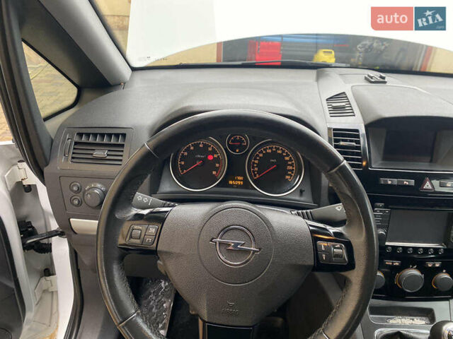 Белый Опель Зафира, объемом двигателя 1.8 л и пробегом 164 тыс. км за 7590 $, фото 10 на Automoto.ua