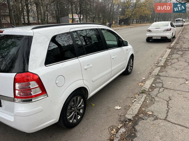 Белый Опель Зафира, объемом двигателя 1.6 л и пробегом 186 тыс. км за 9100 $, фото 4 на Automoto.ua