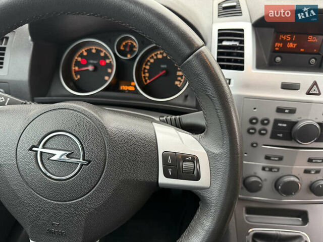 Белый Опель Зафира, объемом двигателя 1.6 л и пробегом 173 тыс. км за 7999 $, фото 44 на Automoto.ua