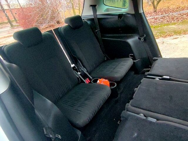 Белый Опель Зафира, объемом двигателя 1.6 л и пробегом 205 тыс. км за 8700 $, фото 12 на Automoto.ua