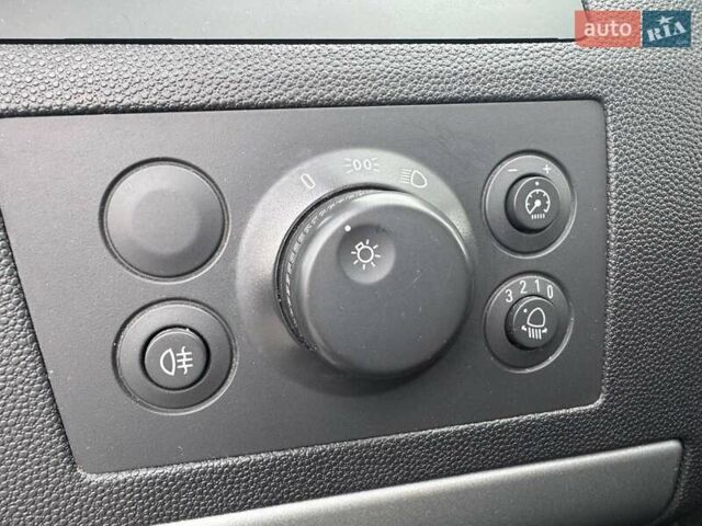 Белый Опель Зафира, объемом двигателя 1.8 л и пробегом 174 тыс. км за 6500 $, фото 43 на Automoto.ua