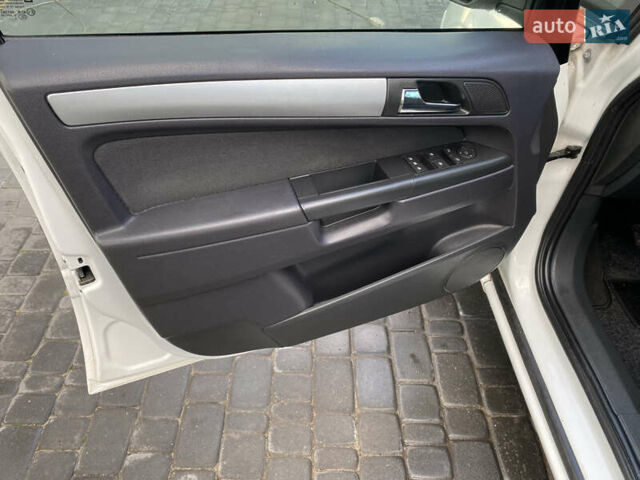 Белый Опель Зафира, объемом двигателя 1.8 л и пробегом 212 тыс. км за 7500 $, фото 43 на Automoto.ua