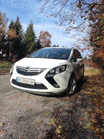 Белый Опель Зафира, объемом двигателя 2 л и пробегом 281 тыс. км за 9800 $, фото 2 на Automoto.ua