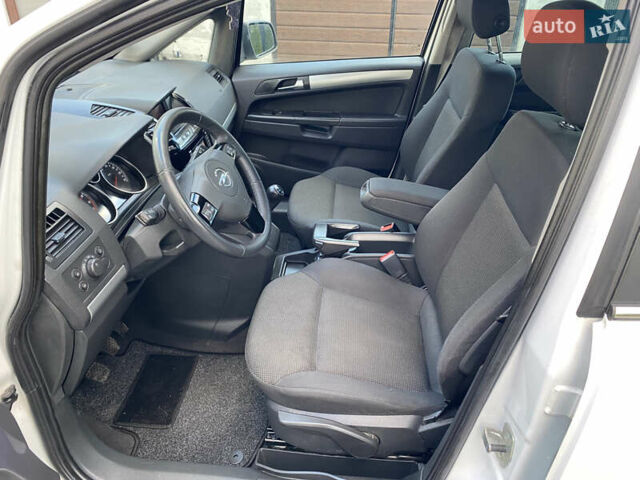 Белый Опель Зафира, объемом двигателя 1.8 л и пробегом 212 тыс. км за 7500 $, фото 23 на Automoto.ua