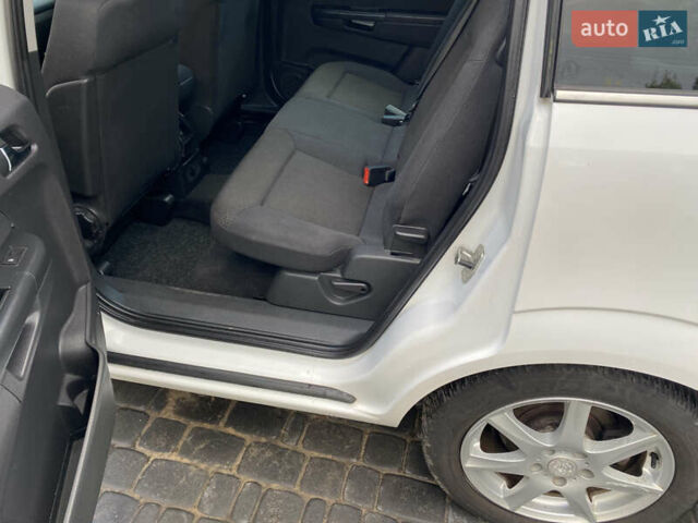 Белый Опель Зафира, объемом двигателя 1.8 л и пробегом 212 тыс. км за 7500 $, фото 28 на Automoto.ua