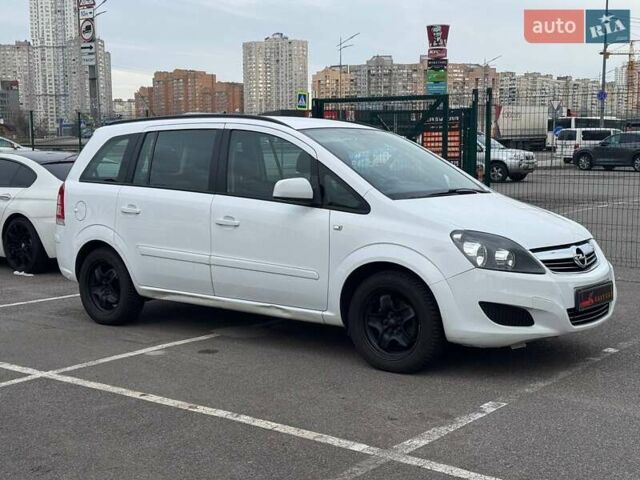 Белый Опель Зафира, объемом двигателя 1.8 л и пробегом 174 тыс. км за 6500 $, фото 20 на Automoto.ua