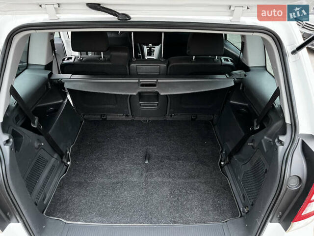 Білий Опель Зафіра, об'ємом двигуна 1.6 л та пробігом 125 тис. км за 7700 $, фото 17 на Automoto.ua