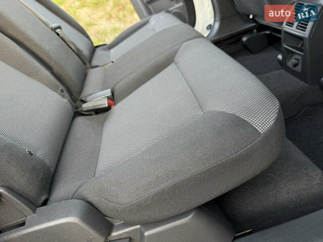 Білий Опель Зафіра, об'ємом двигуна 1.6 л та пробігом 149 тис. км за 7599 $, фото 151 на Automoto.ua