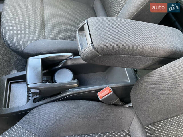 Белый Опель Зафира, объемом двигателя 1.8 л и пробегом 212 тыс. км за 7500 $, фото 41 на Automoto.ua