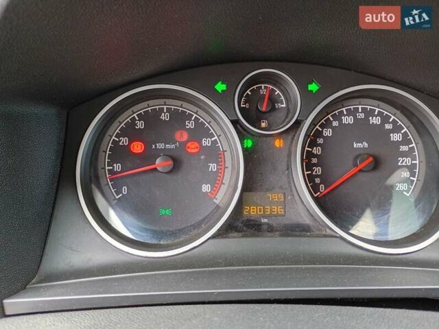 Опель Зафира 2013 в Дрогобыче на Automoto.ua Белый Опель Зафира, объемом двигателя 1.8 л и пробегом 280 тыс. км за 6650 $, фото 2 на Automoto.ua