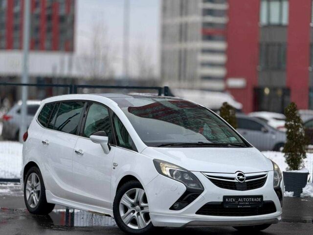 Белый Опель Зафира, объемом двигателя 2 л и пробегом 200 тыс. км за 8900 $, фото 8 на Automoto.ua