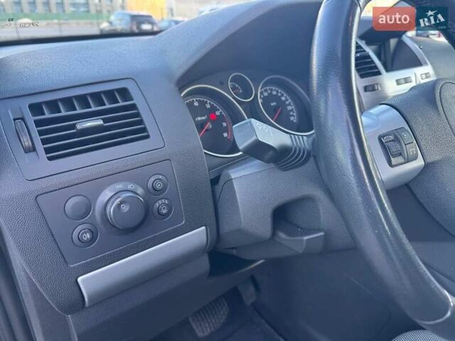 Белый Опель Зафира, объемом двигателя 1.8 л и пробегом 174 тыс. км за 6500 $, фото 40 на Automoto.ua