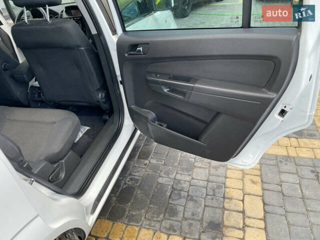 Белый Опель Зафира, объемом двигателя 1.8 л и пробегом 212 тыс. км за 7500 $, фото 34 на Automoto.ua