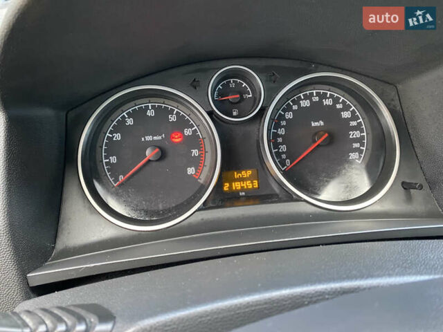 Белый Опель Зафира, объемом двигателя 1.8 л и пробегом 212 тыс. км за 7500 $, фото 24 на Automoto.ua