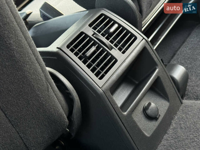 Білий Опель Зафіра, об'ємом двигуна 1.6 л та пробігом 149 тис. км за 7599 $, фото 140 на Automoto.ua