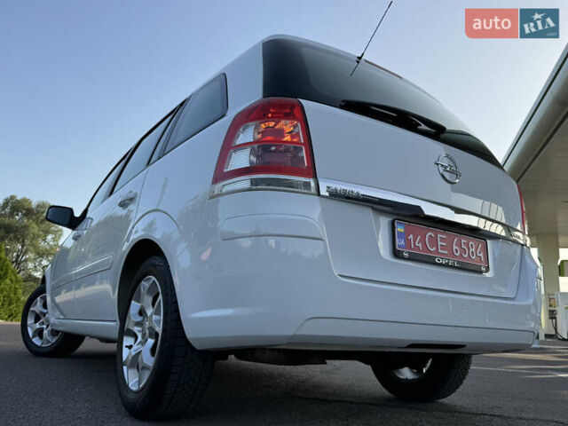 Білий Опель Зафіра, об'ємом двигуна 1.6 л та пробігом 149 тис. км за 7599 $, фото 84 на Automoto.ua