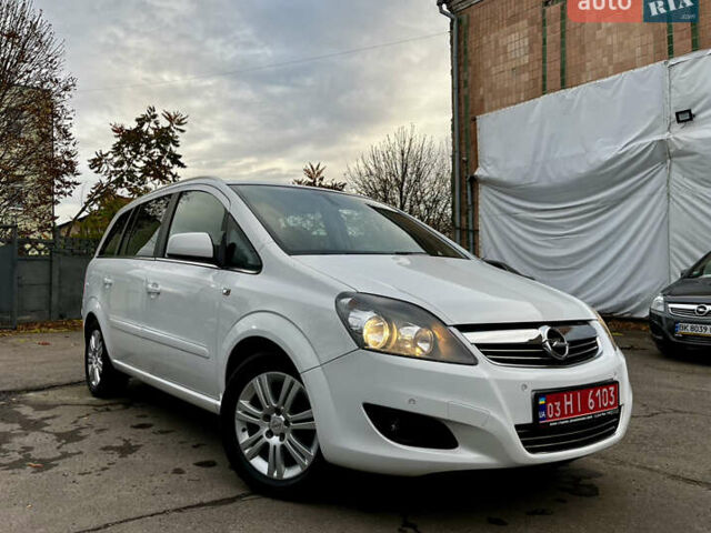 Білий Опель Зафіра, об'ємом двигуна 1.6 л та пробігом 125 тис. км за 7700 $, фото 2 на Automoto.ua