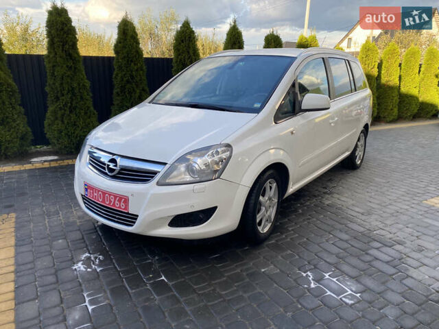 Белый Опель Зафира, объемом двигателя 1.8 л и пробегом 212 тыс. км за 7500 $, фото 1 на Automoto.ua