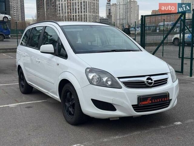 Белый Опель Зафира, объемом двигателя 1.8 л и пробегом 174 тыс. км за 6500 $, фото 21 на Automoto.ua