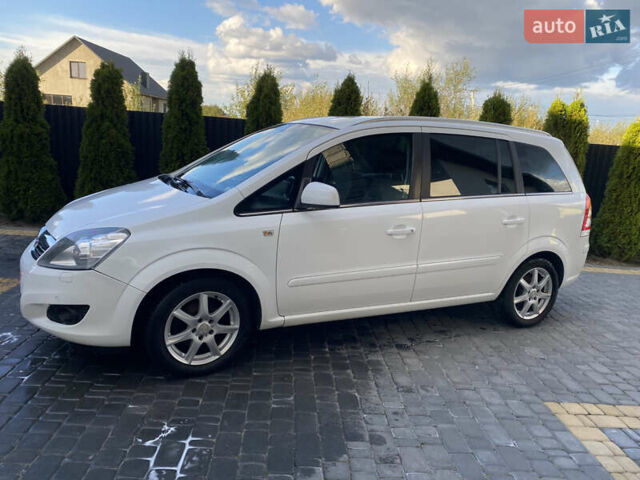 Белый Опель Зафира, объемом двигателя 1.8 л и пробегом 212 тыс. км за 8000 $, фото 4 на Automoto.ua