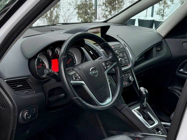 Белый Опель Зафира, объемом двигателя 2 л и пробегом 200 тыс. км за 8900 $, фото 14 на Automoto.ua