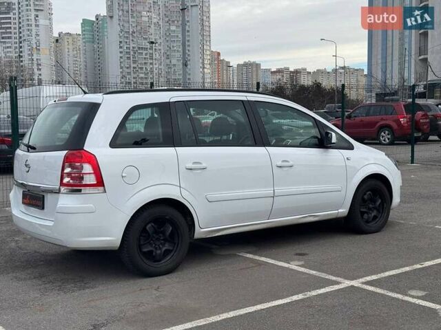 Белый Опель Зафира, объемом двигателя 1.8 л и пробегом 174 тыс. км за 6500 $, фото 22 на Automoto.ua