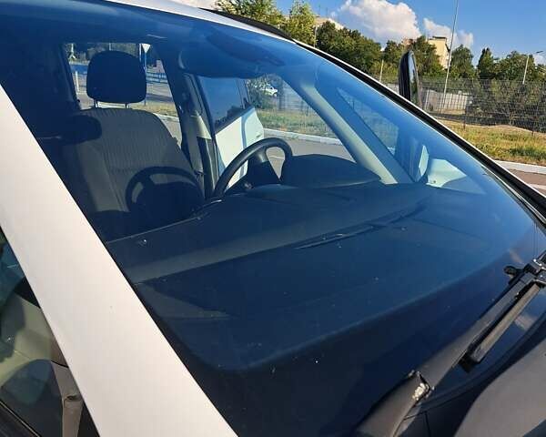 Опель Зафира 2014 в Харькове на Automoto.ua Белый Опель Зафира, объемом двигателя 2 л и пробегом 253 тыс. км за 9500 $, фото 17 на Automoto.ua