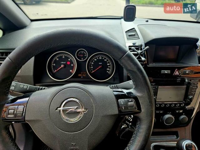 Белый Опель Зафира, объемом двигателя 1.69 л и пробегом 284 тыс. км за 7890 $, фото 17 на Automoto.ua