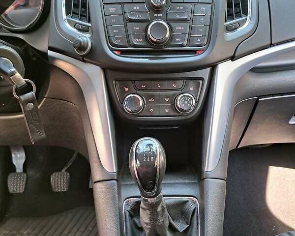 Опель Зафира 2014 в Харькове на Automoto.ua Белый Опель Зафира, объемом двигателя 2 л и пробегом 253 тыс. км за 9500 $, фото 24 на Automoto.ua