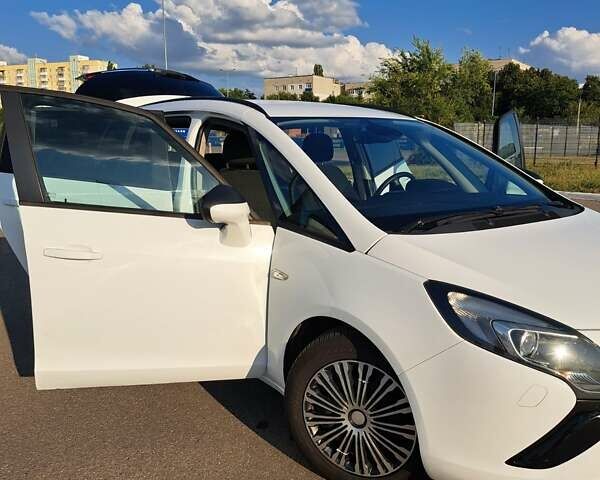 Опель Зафира 2014 в Харькове на Automoto.ua Белый Опель Зафира, объемом двигателя 2 л и пробегом 253 тыс. км за 9500 $, фото 21 на Automoto.ua