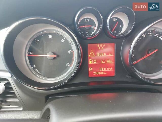 Білий Опель Зафіра, об'ємом двигуна 2 л та пробігом 257 тис. км за 10300 $, фото 16 на Automoto.ua